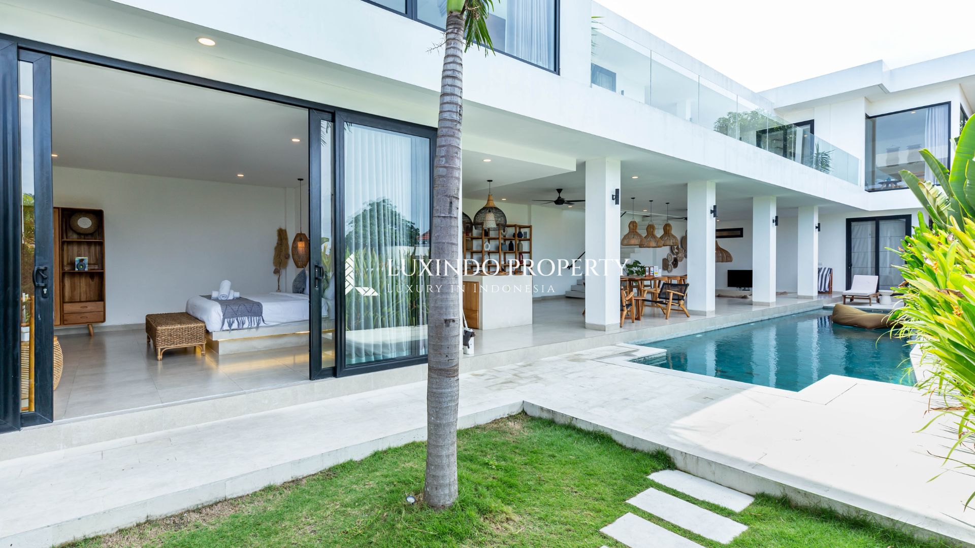 PADONAN - STYLISH 5 BEDROOM RETREAT FOR RELAXED ISLAND LIVING