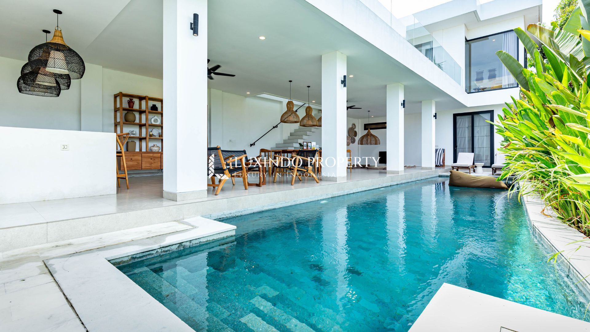 PADONAN - STYLISH 5 BEDROOM RETREAT FOR RELAXED ISLAND LIVING