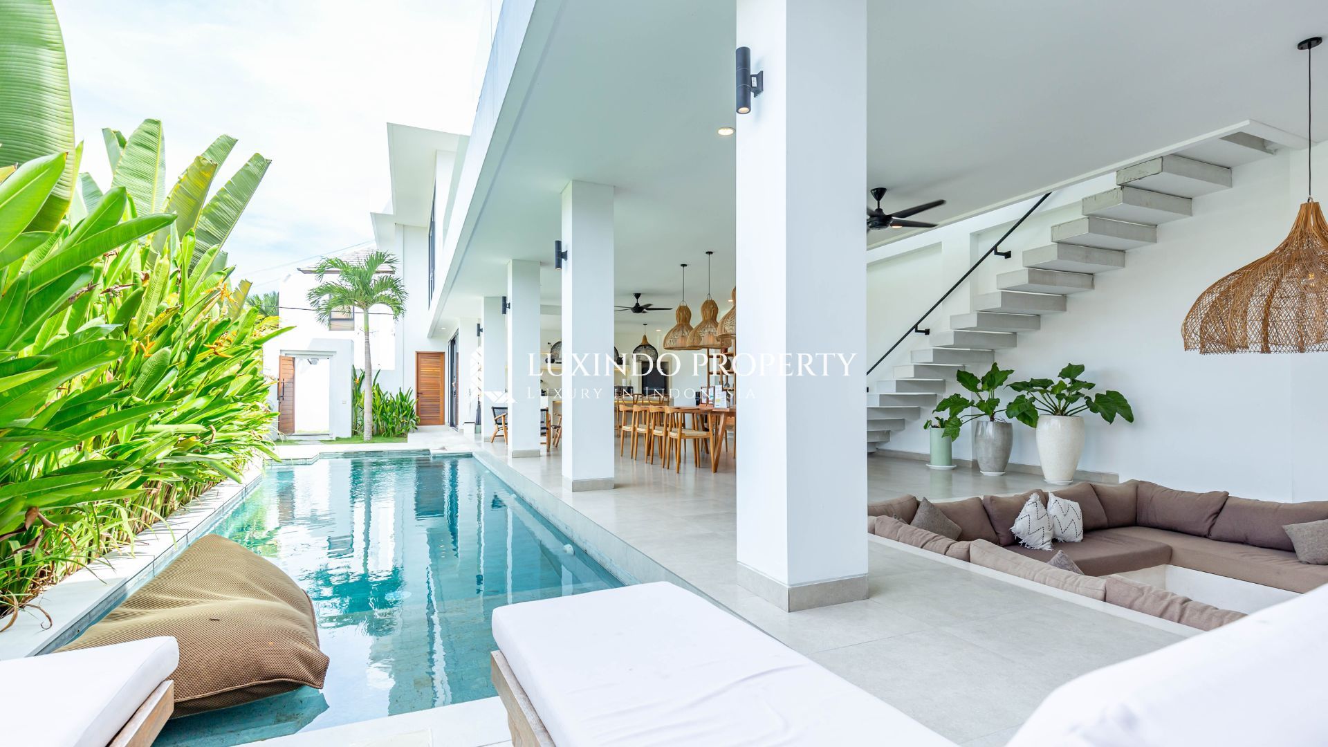 PADONAN - STYLISH 5 BEDROOM RETREAT FOR RELAXED ISLAND LIVING