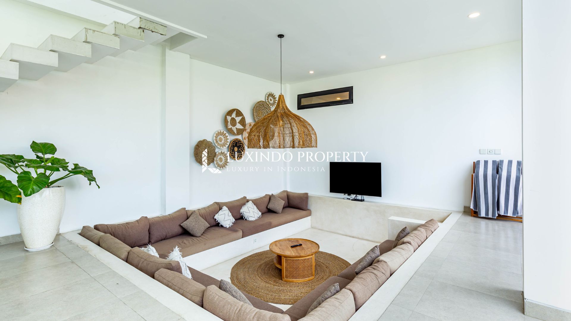 PADONAN - STYLISH 5 BEDROOM RETREAT FOR RELAXED ISLAND LIVING