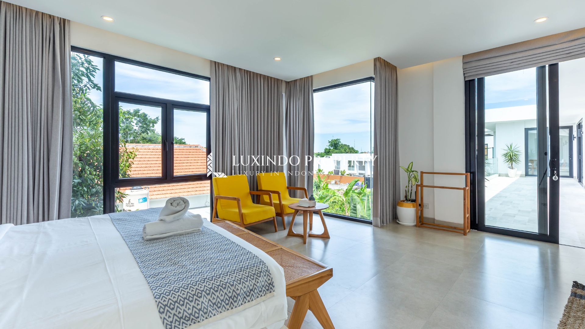 PADONAN - STYLISH 5 BEDROOM RETREAT FOR RELAXED ISLAND LIVING