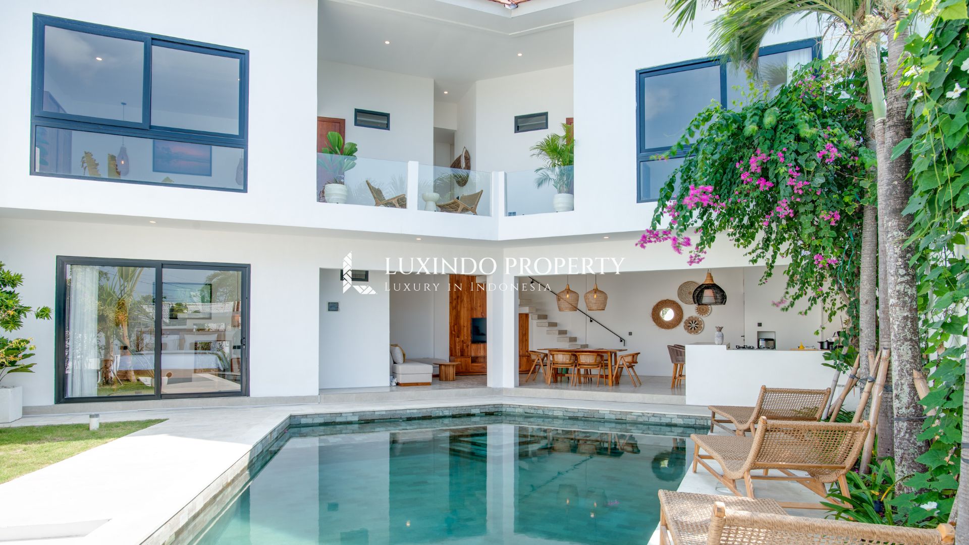 SESEH - PEACEFUL THREE BEDROOM VILLA STEPS FROM THE BEACH