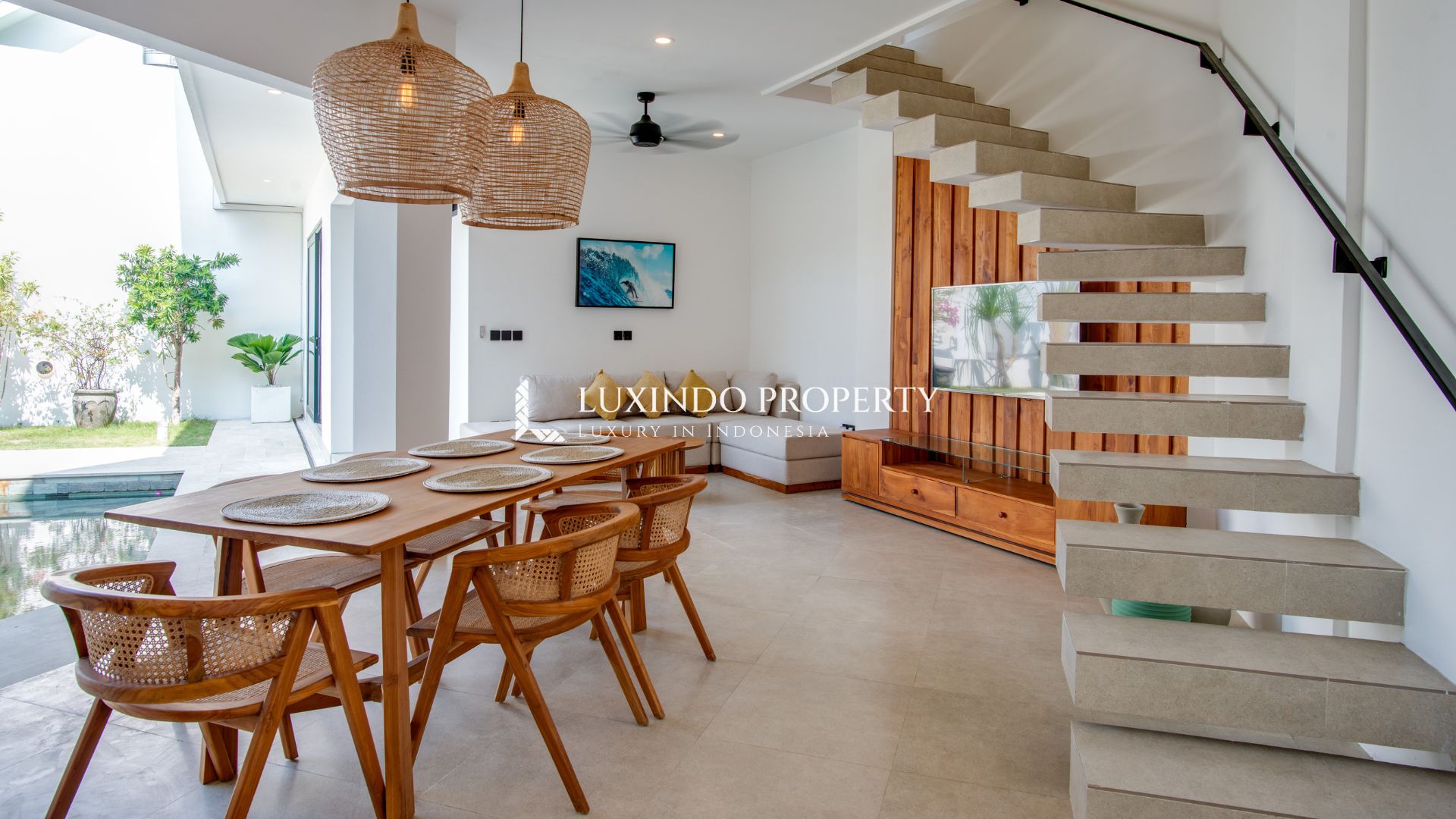 SESEH - PEACEFUL THREE BEDROOM VILLA STEPS FROM THE BEACH