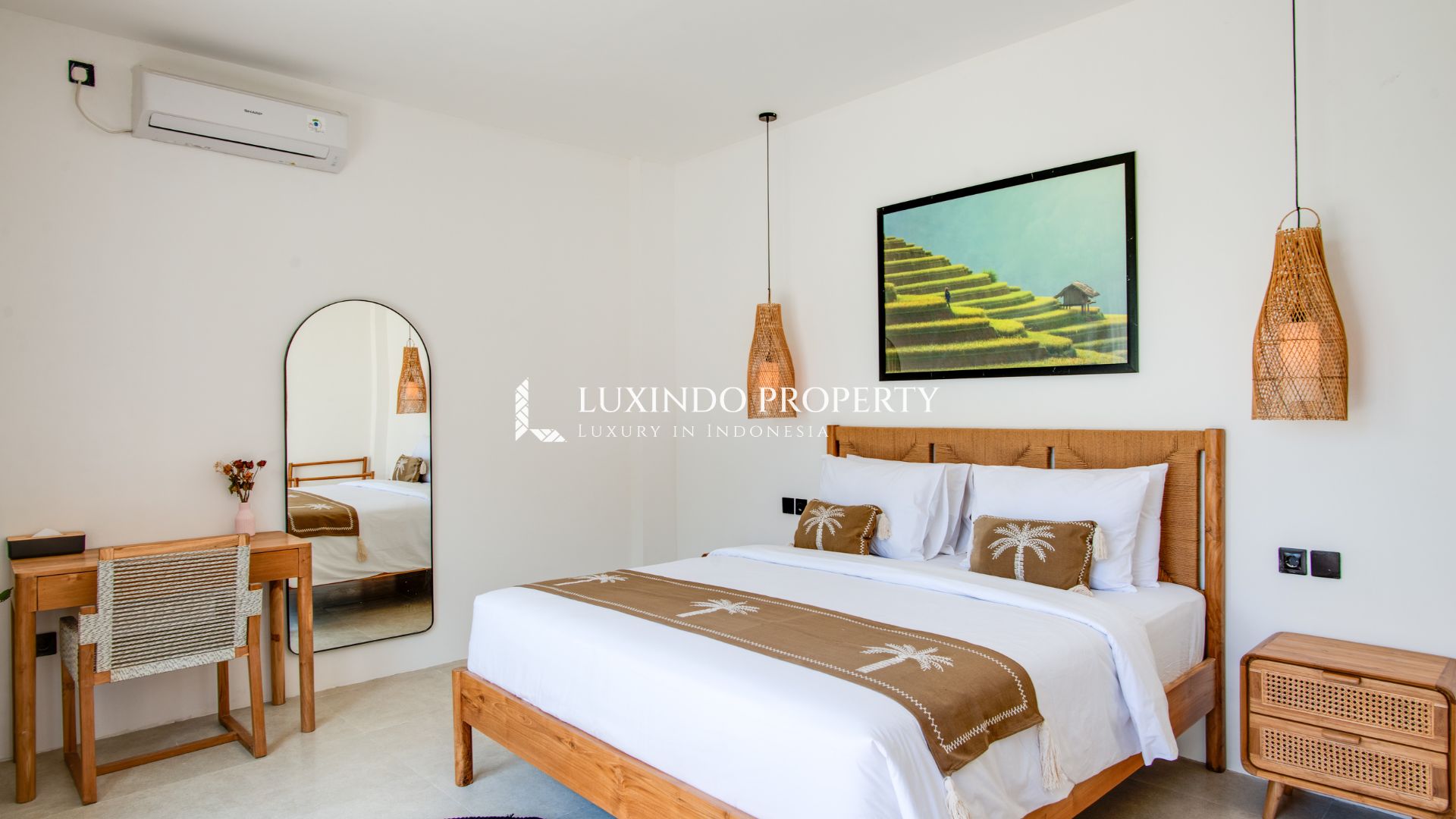 SESEH - PEACEFUL THREE BEDROOM VILLA STEPS FROM THE BEACH