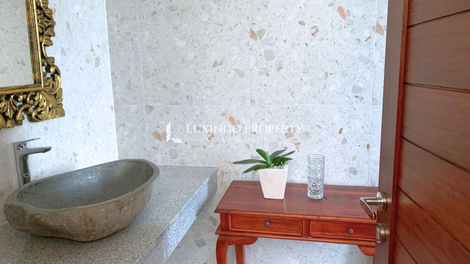 UMALAS - MODERN SERENITY VILLA, A SMART INVESTMENT