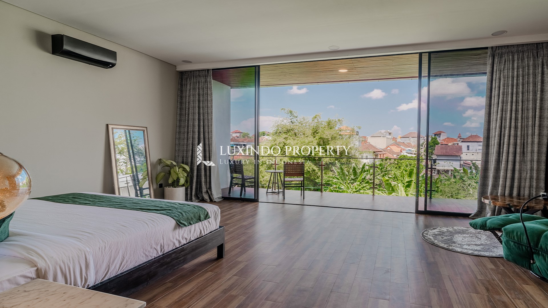 BABAKAN - MODERN MINIMALIST BRAND-NEW VILLA WITH RICE FIELD AND SUNRISE VIEW