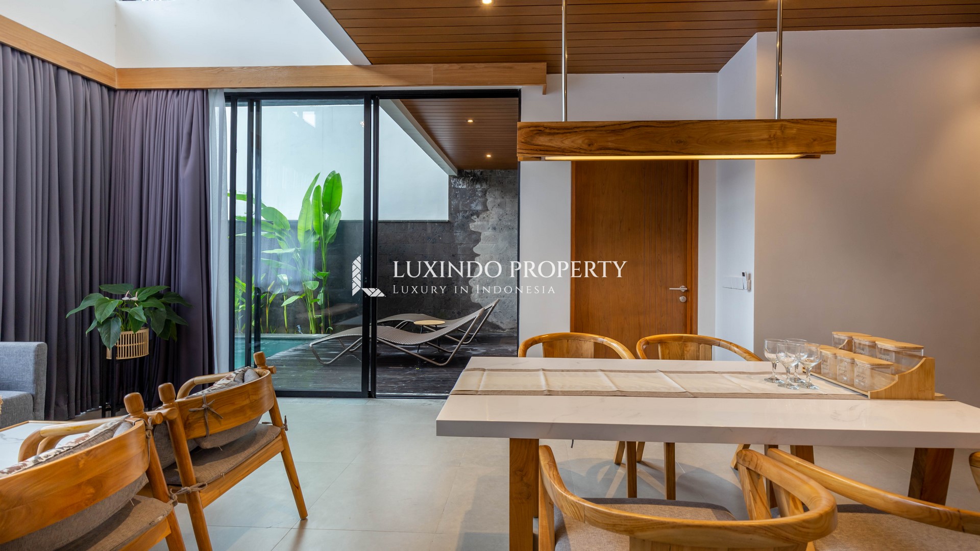 BATU BOLONG - LUXURIOUS 3-BEDROOM VILLA IN PRIME LOCATION