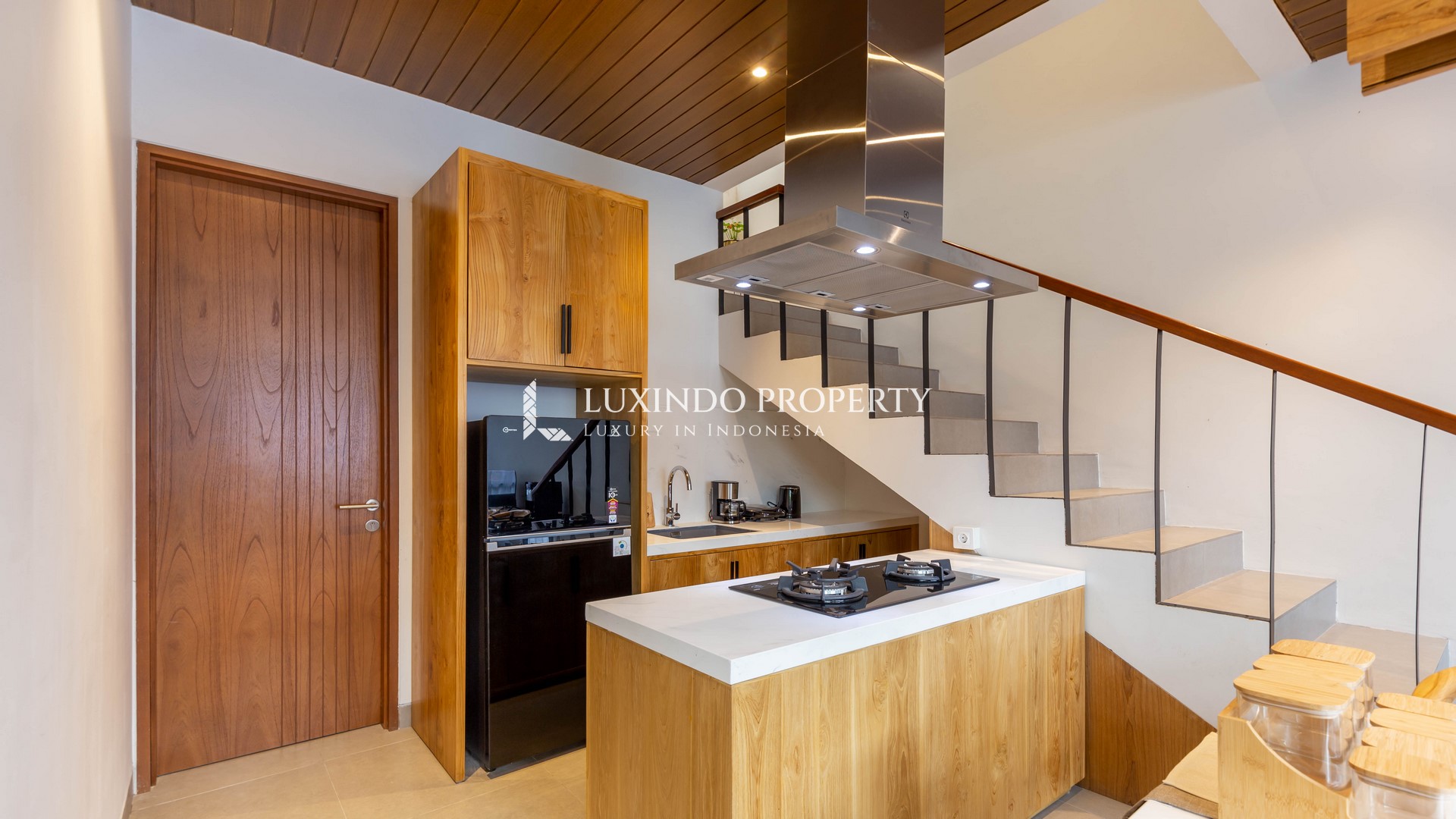 BATU BOLONG - LUXURIOUS 3-BEDROOM VILLA IN PRIME LOCATION