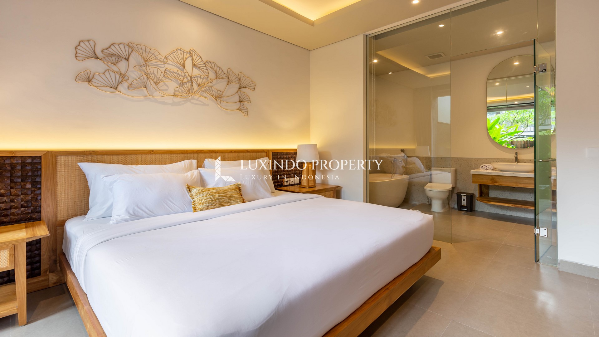 BATU BOLONG - LUXURIOUS 3-BEDROOM VILLA IN PRIME LOCATION