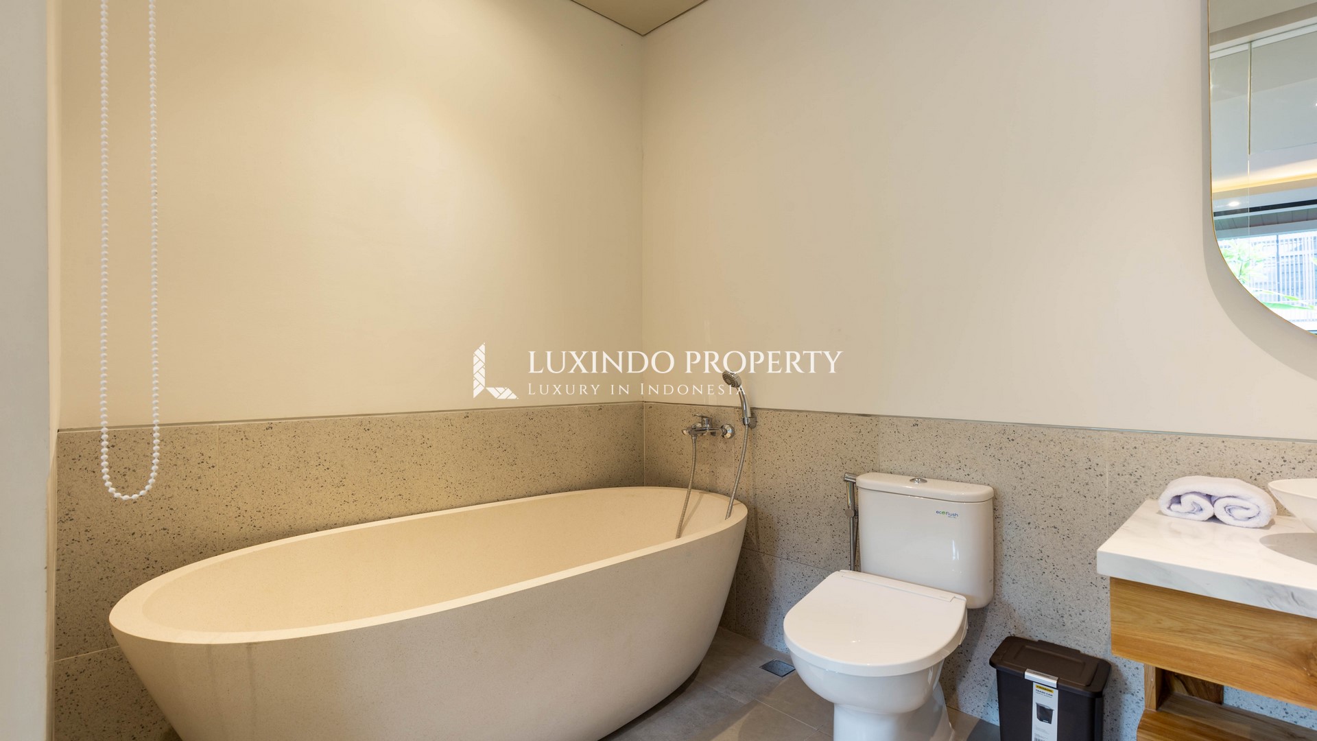 BATU BOLONG - LUXURIOUS 3-BEDROOM VILLA IN PRIME LOCATION