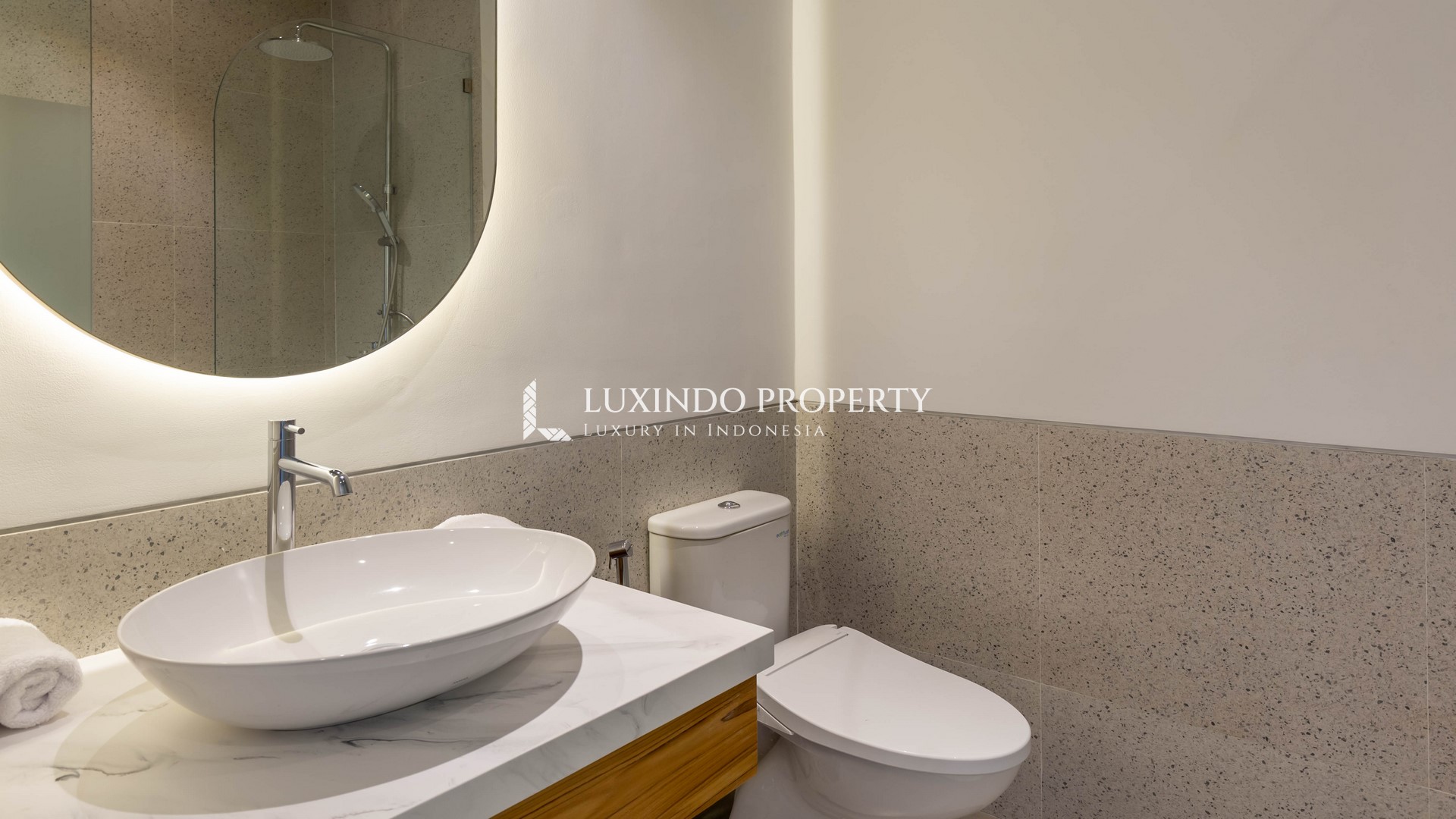 BATU BOLONG - LUXURIOUS 3-BEDROOM VILLA IN PRIME LOCATION