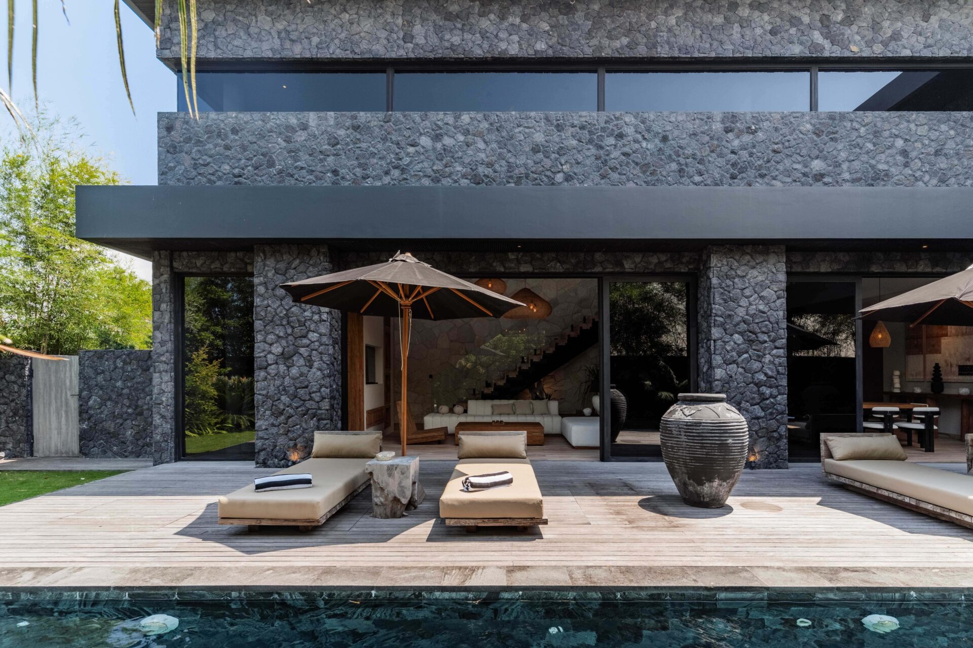 Earthy Bare Luxury Villa in Umalas