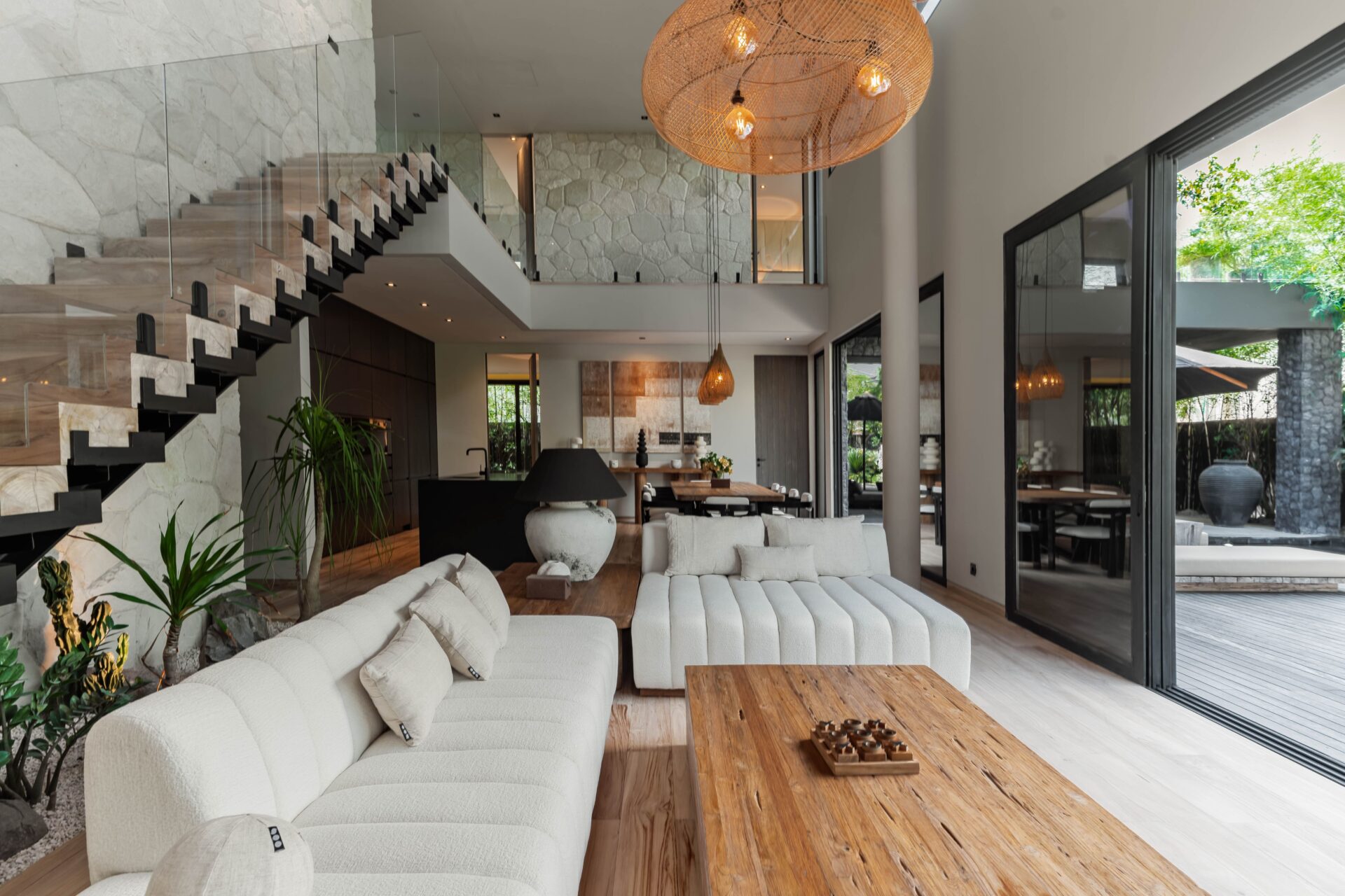 Earthy Bare Luxury Villa in Umalas