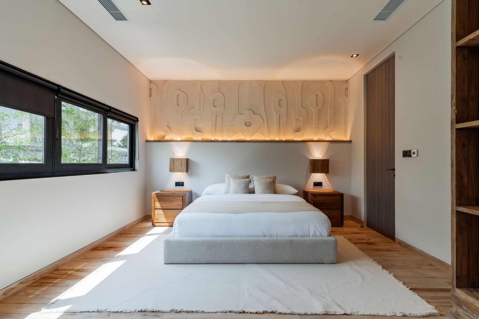Earthy Bare Luxury Villa in Umalas