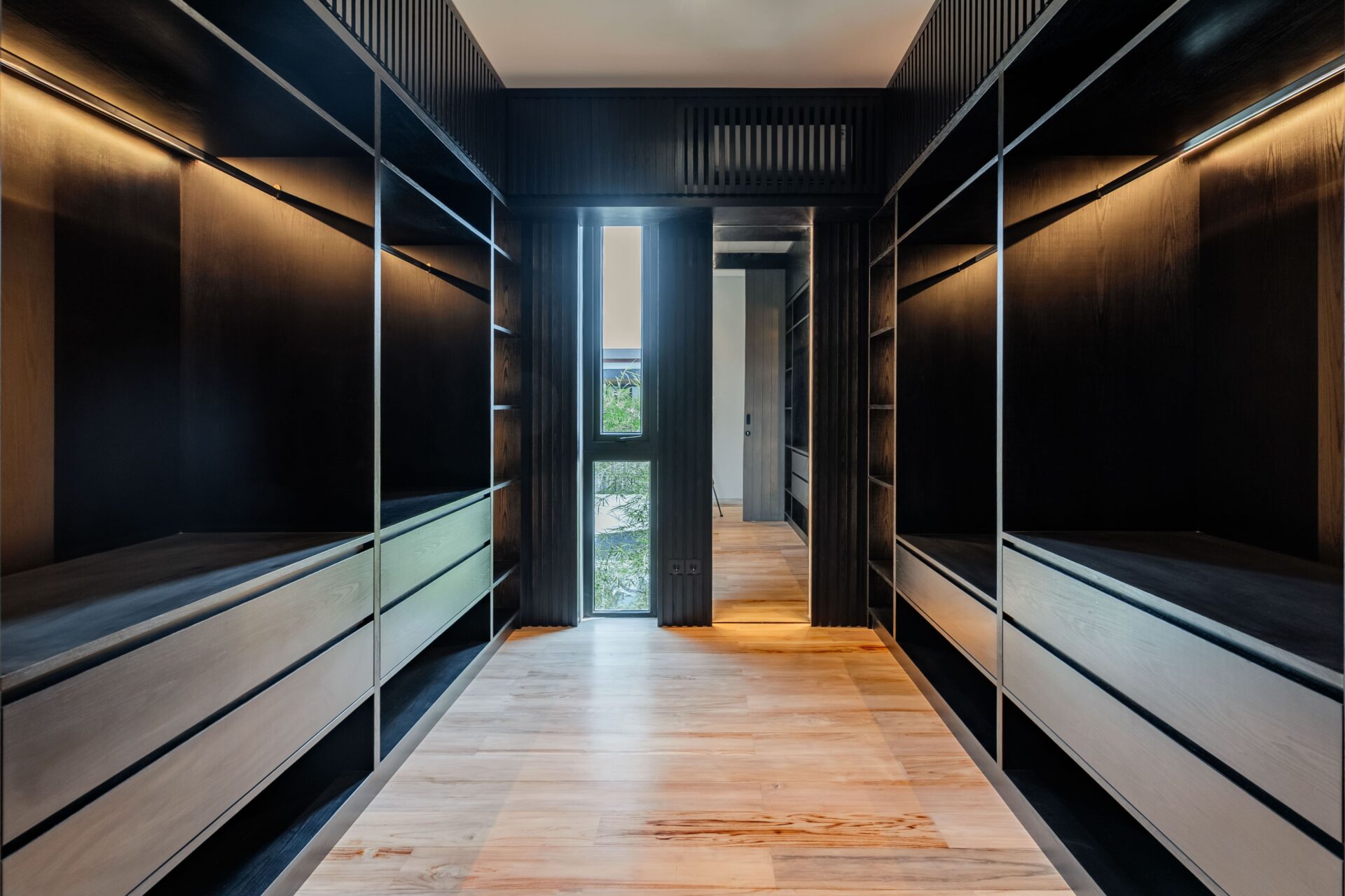 Earthy Bare Luxury Villa in Umalas