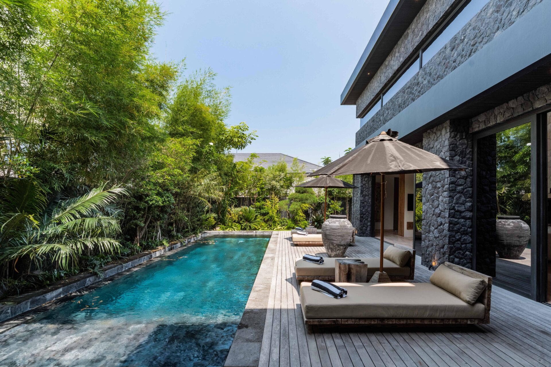 Earthy Bare Luxury Villa in Umalas