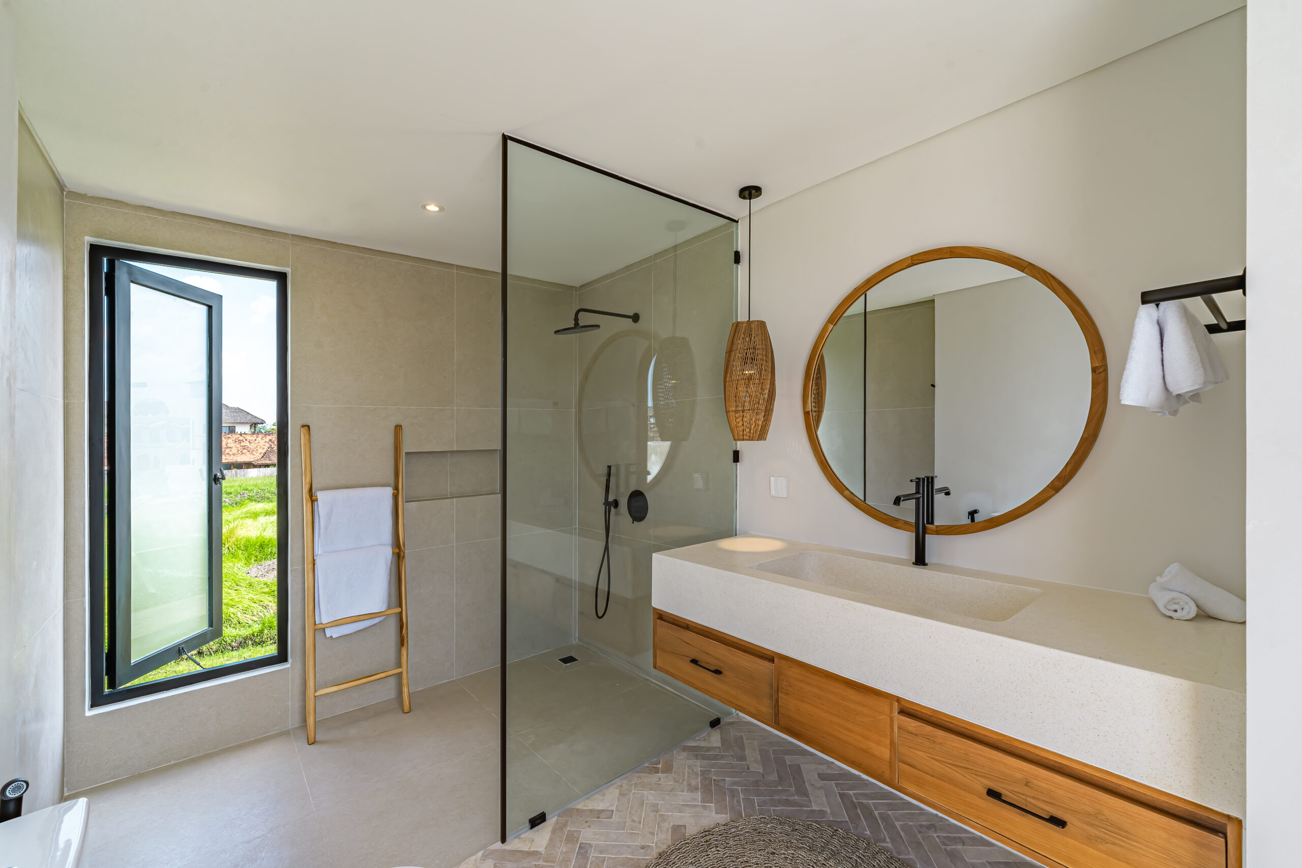 Coastal Family Haven in Seseh