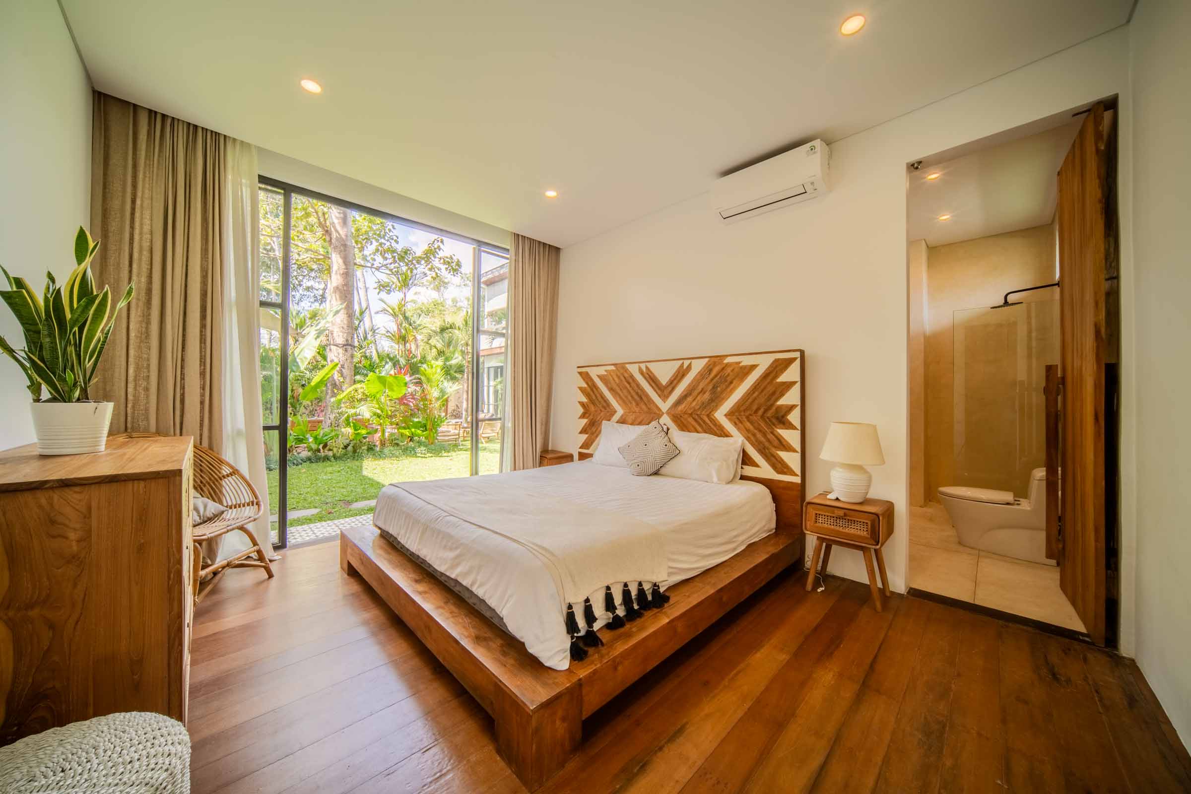 Coastal Family Haven in Seseh