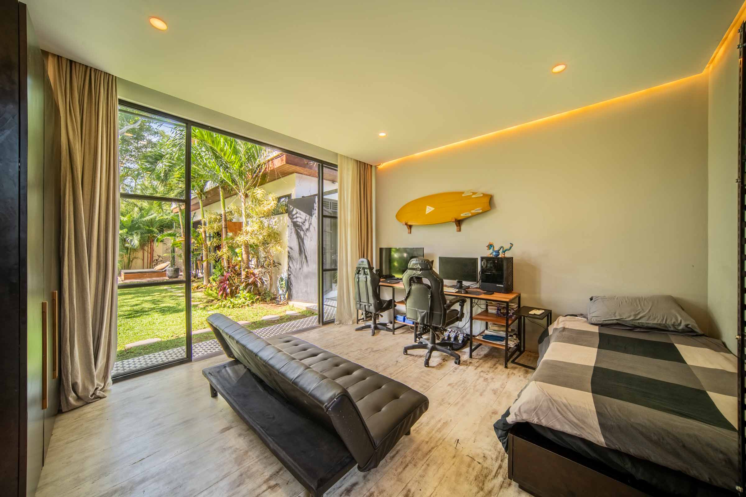 Coastal Family Haven in Seseh