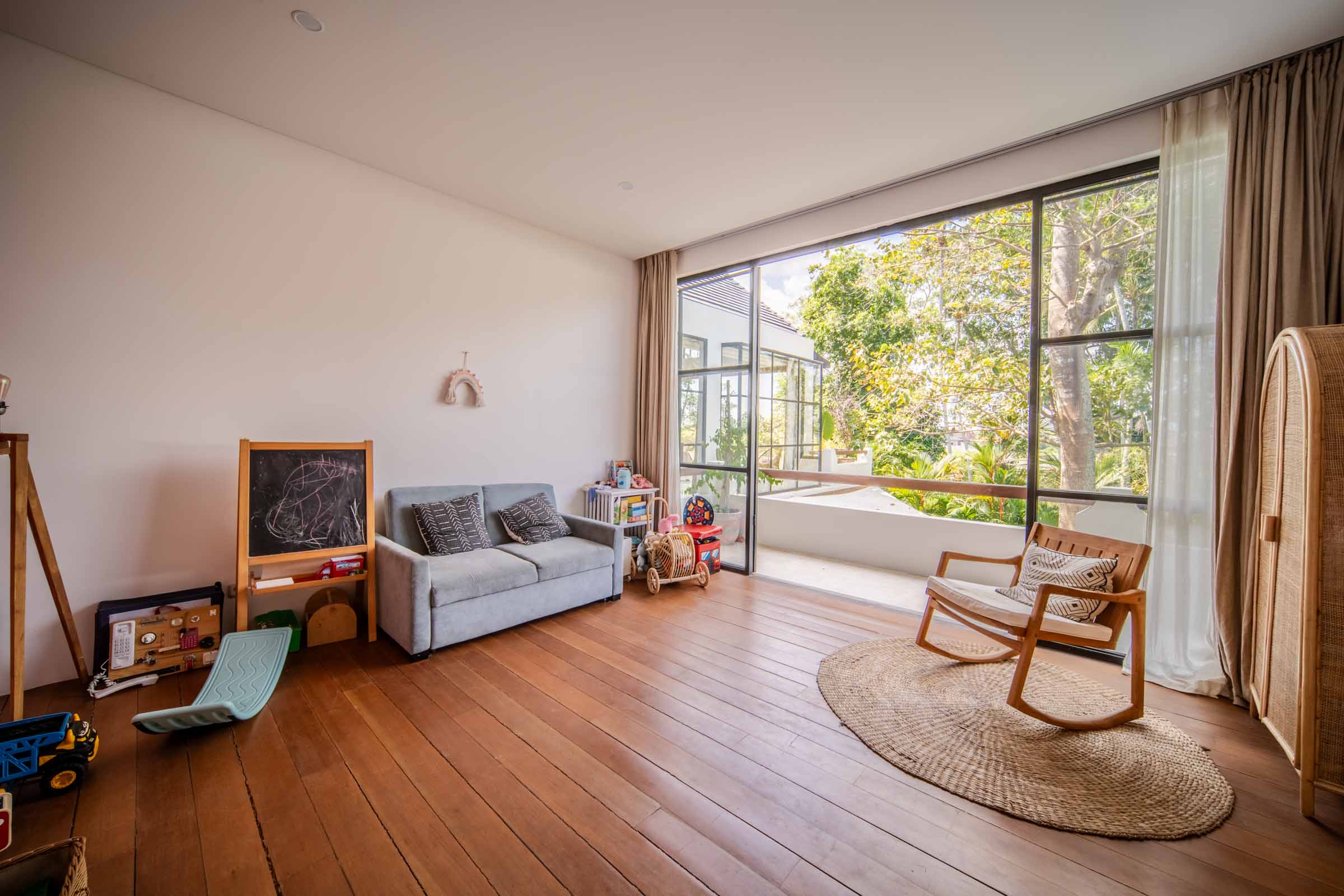 Coastal Family Haven in Seseh