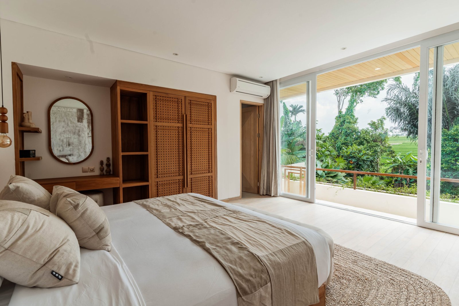 River Views Tropical Minimalist Villa in Pererenan