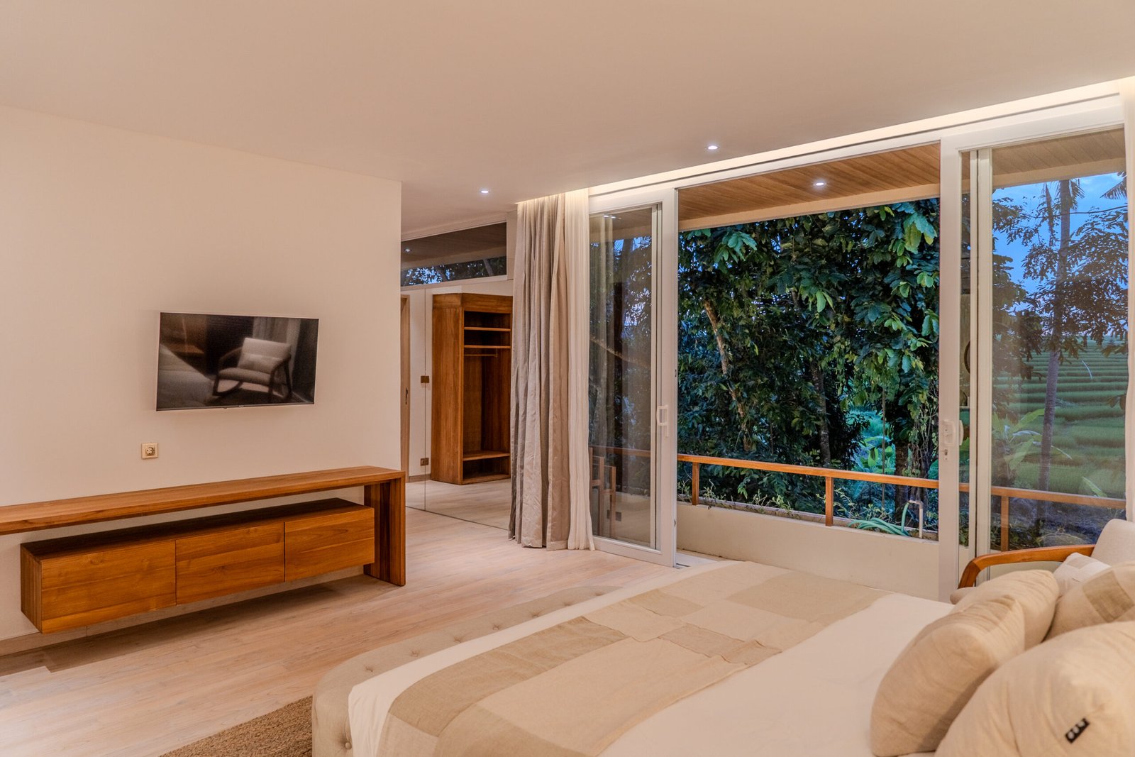 River Views Tropical Minimalist Villa in Pererenan