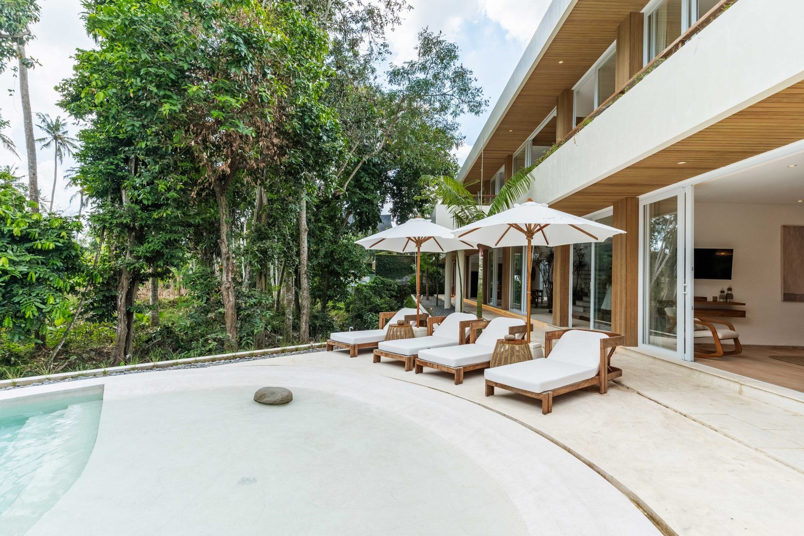 River Views Tropical Minimalist Villa in Pererenan