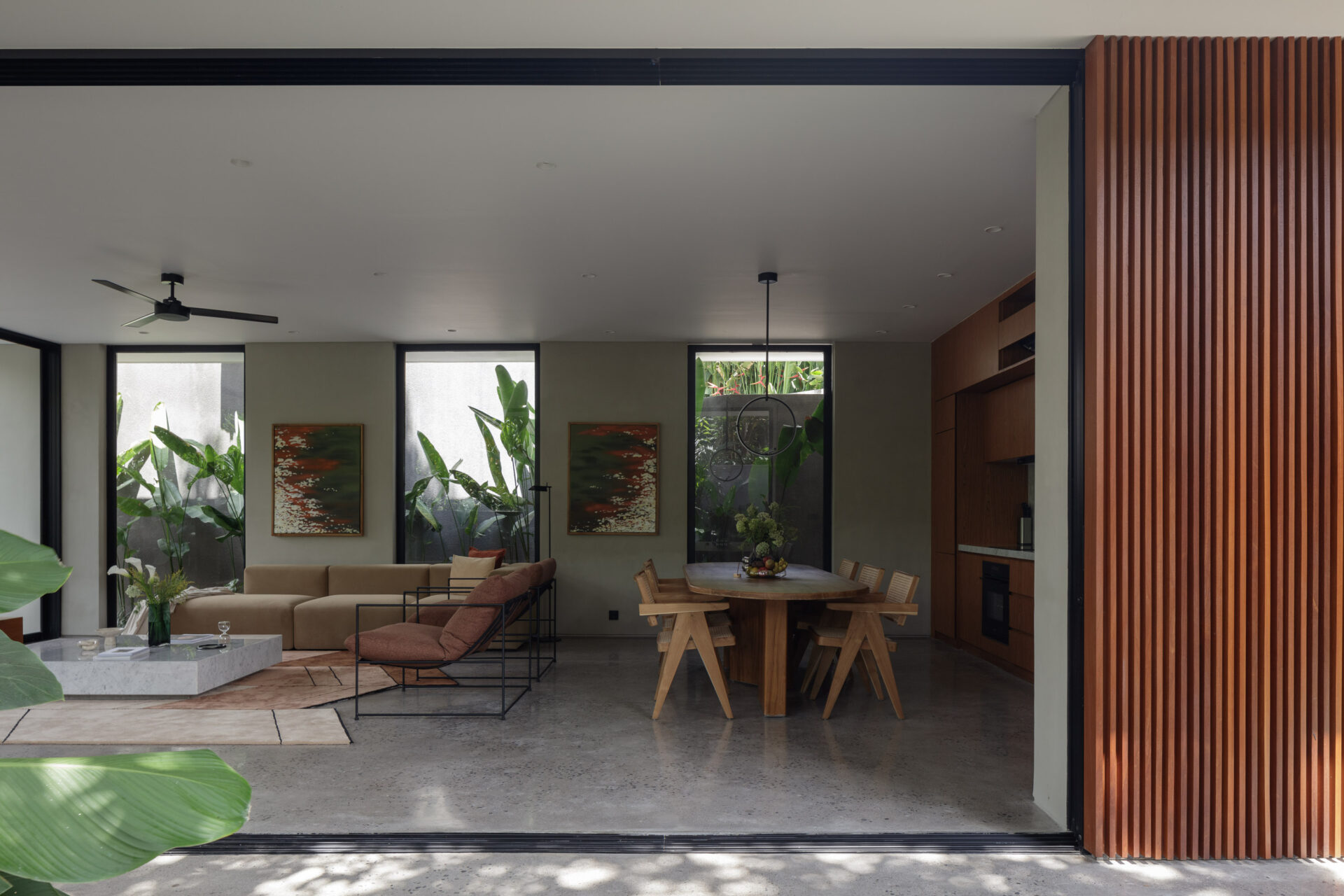 Modern Revival of Mid-Century Villa in Canggu