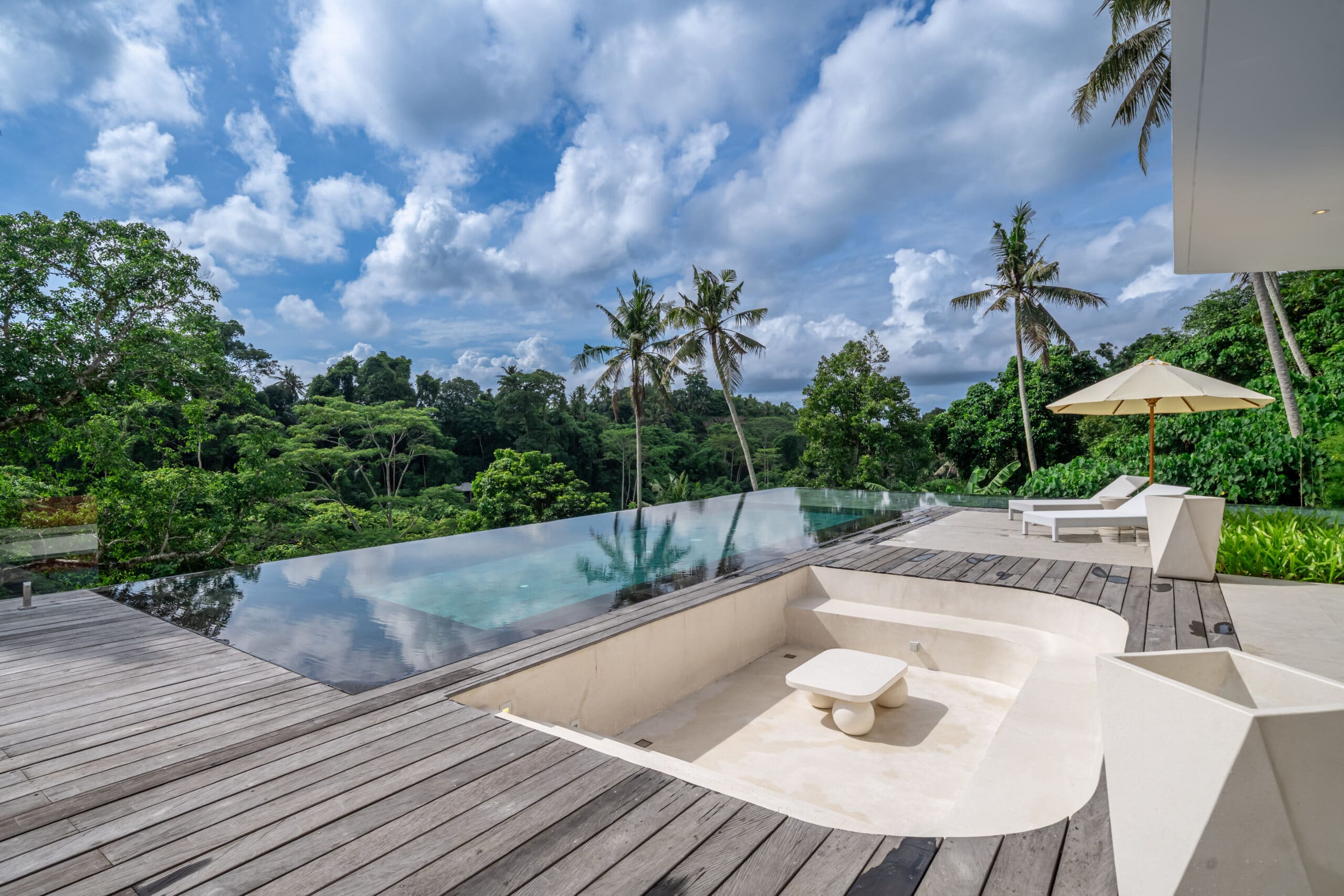 Hilltop Jungle-view Villa in Ubud