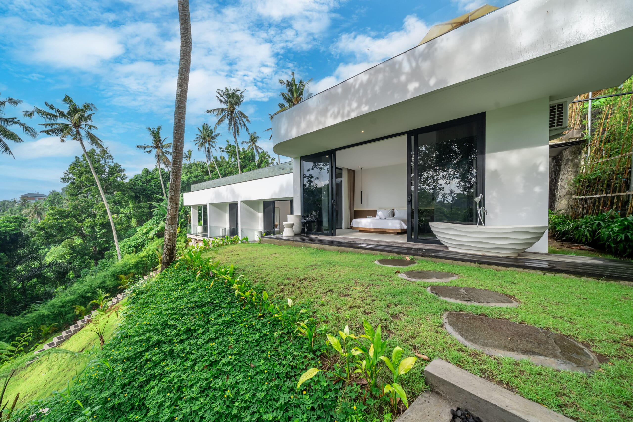 Hilltop Jungle-view Villa in Ubud