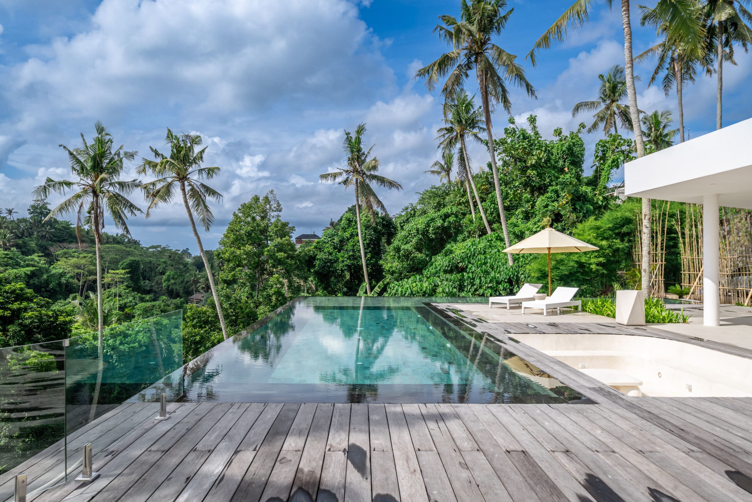 Hilltop Jungle-view Villa in Ubud
