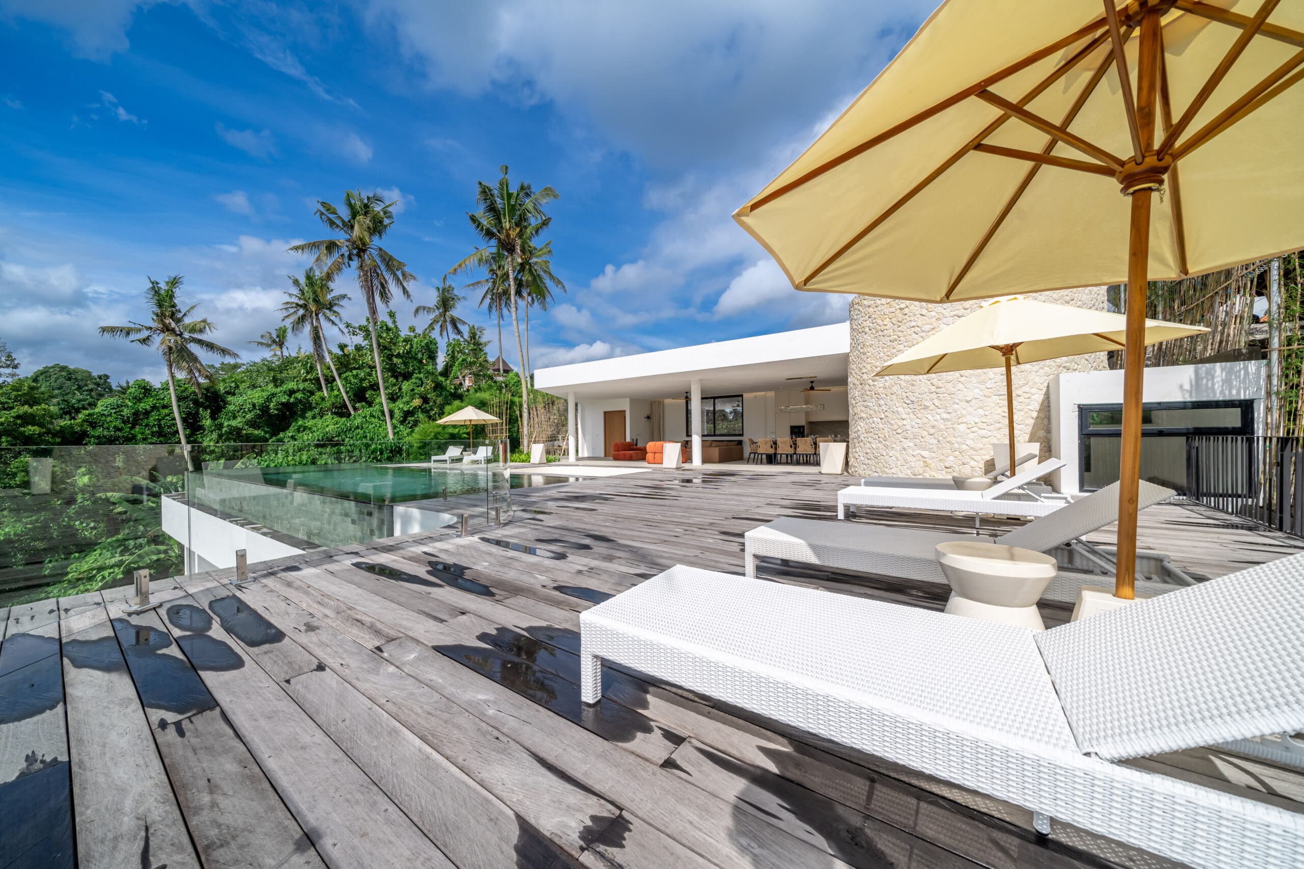 Hilltop Jungle-view Villa in Ubud