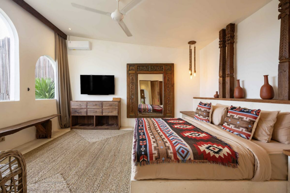 Spacious 4-Bedroom Villa with Mezzanine