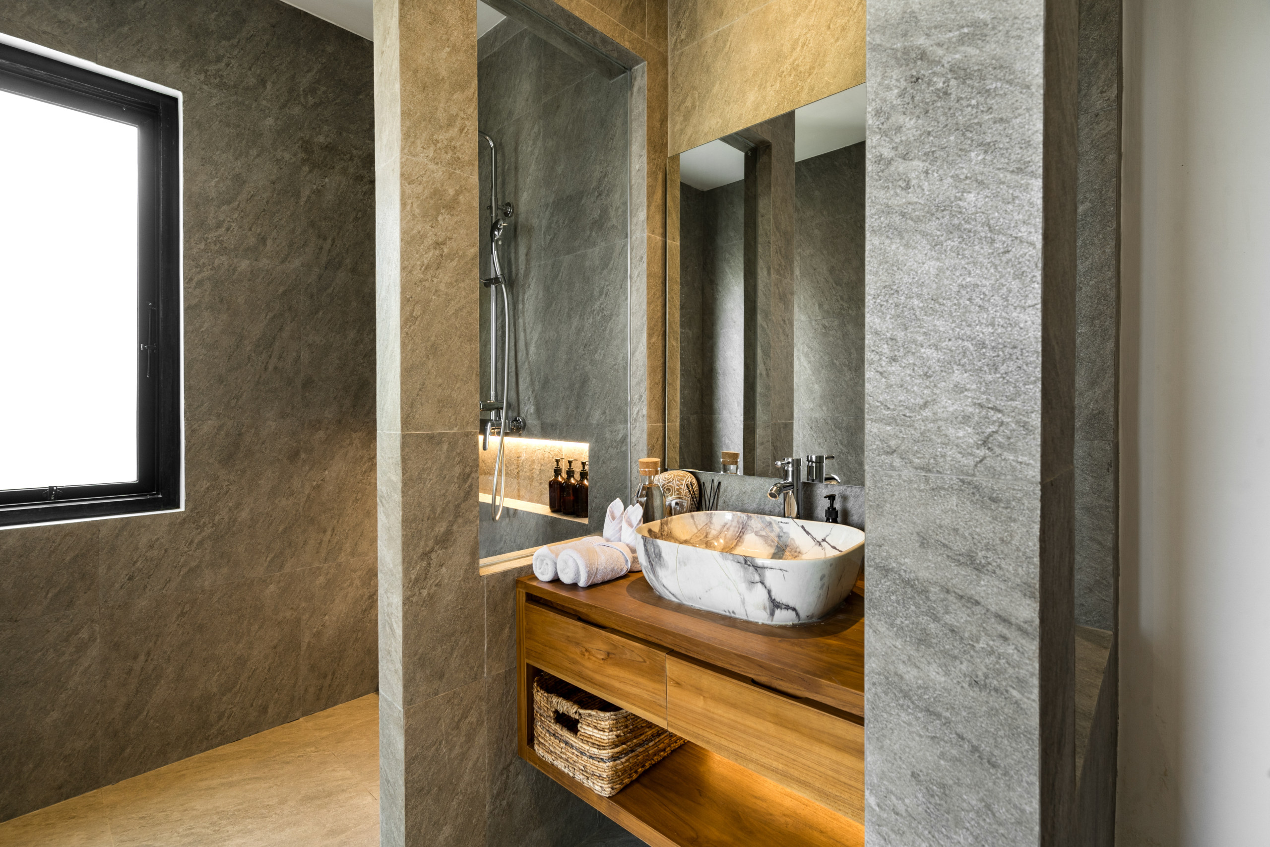 2-Bedroom Villa with Rice Views in Tranquil Singakerta