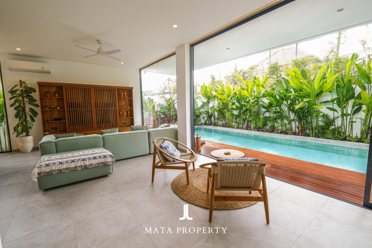 Elegant Contemporary Villa with Timeless Design 