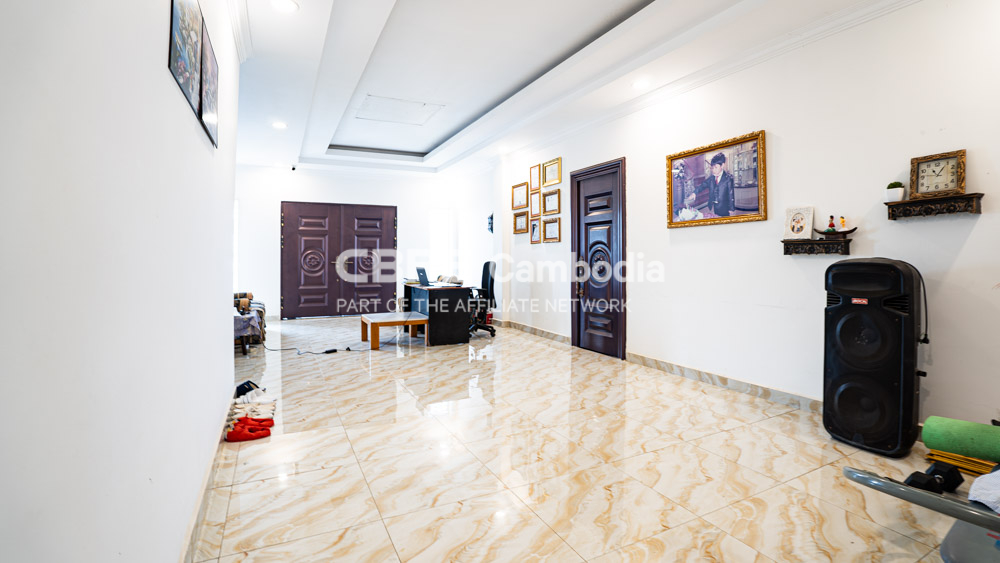 Luxurious 8 Bedroom Villa