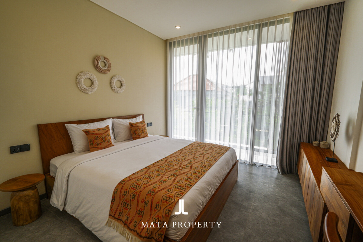 Elegant Contemporary Villa with Timeless Design 