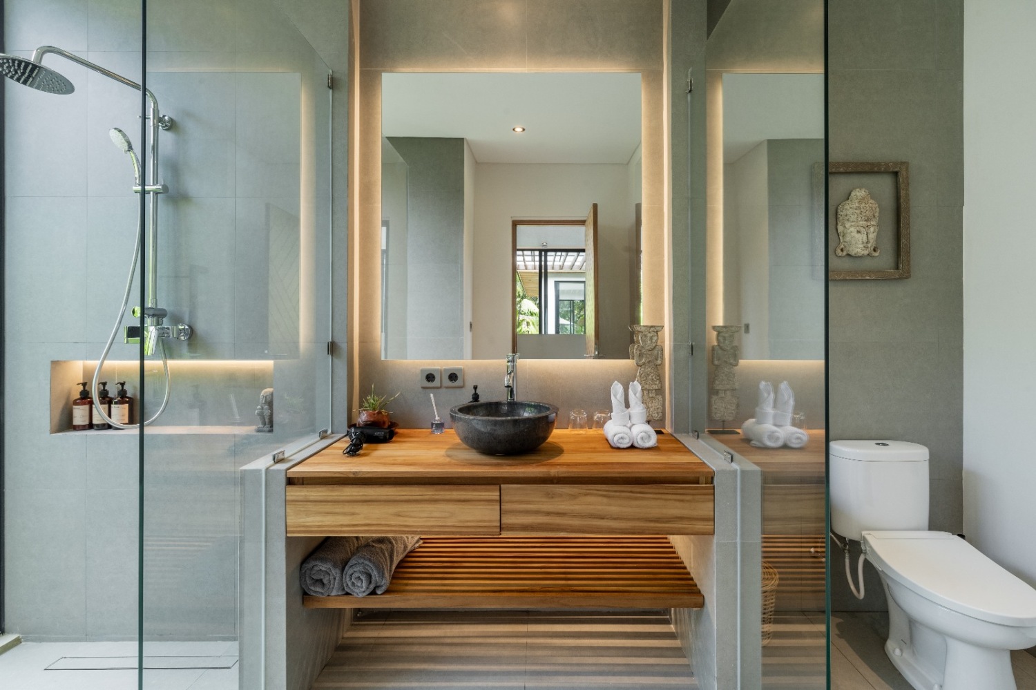 Spacious 5-Bedroom Jungle Villa for Sale 