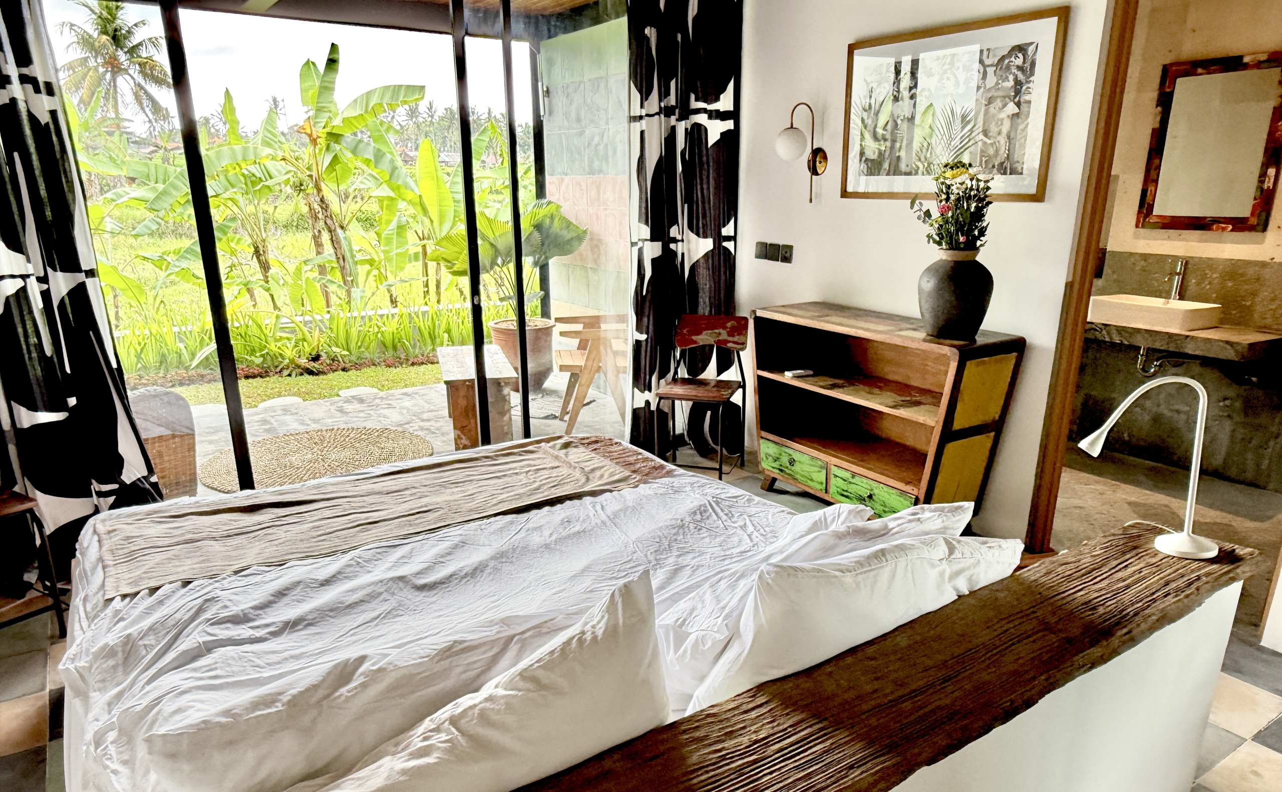 2-Bedroom Villa with Studio & Ricefield Views in Junjungan