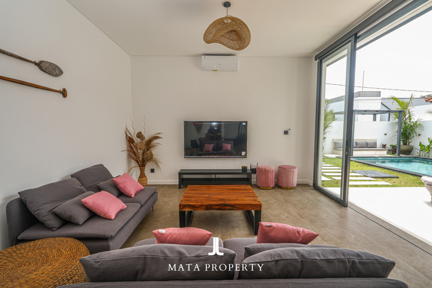 3-Bedroom Villa in Umalas with Enclosed Living Room
