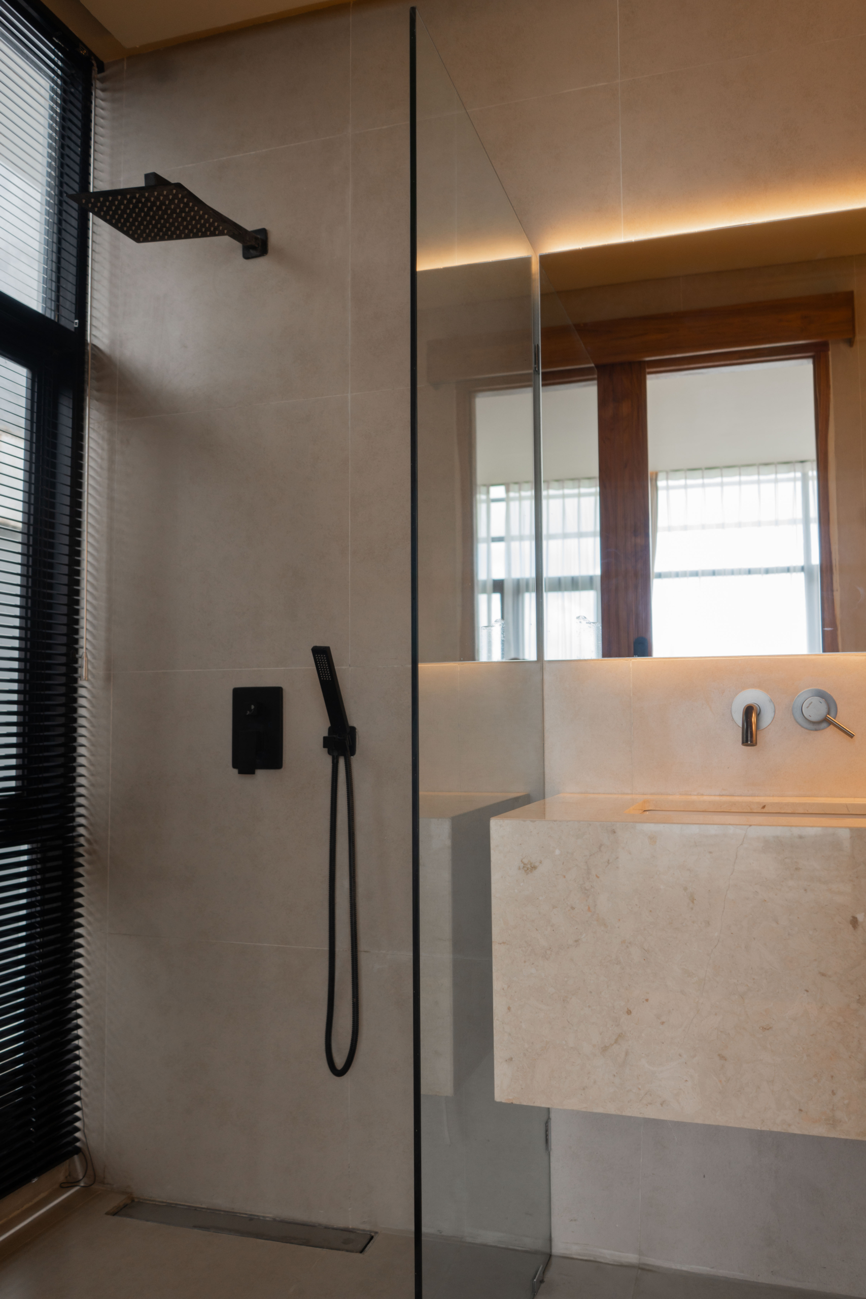 Luxury 3-Bedroom Villa with Rooftop Ocean Views