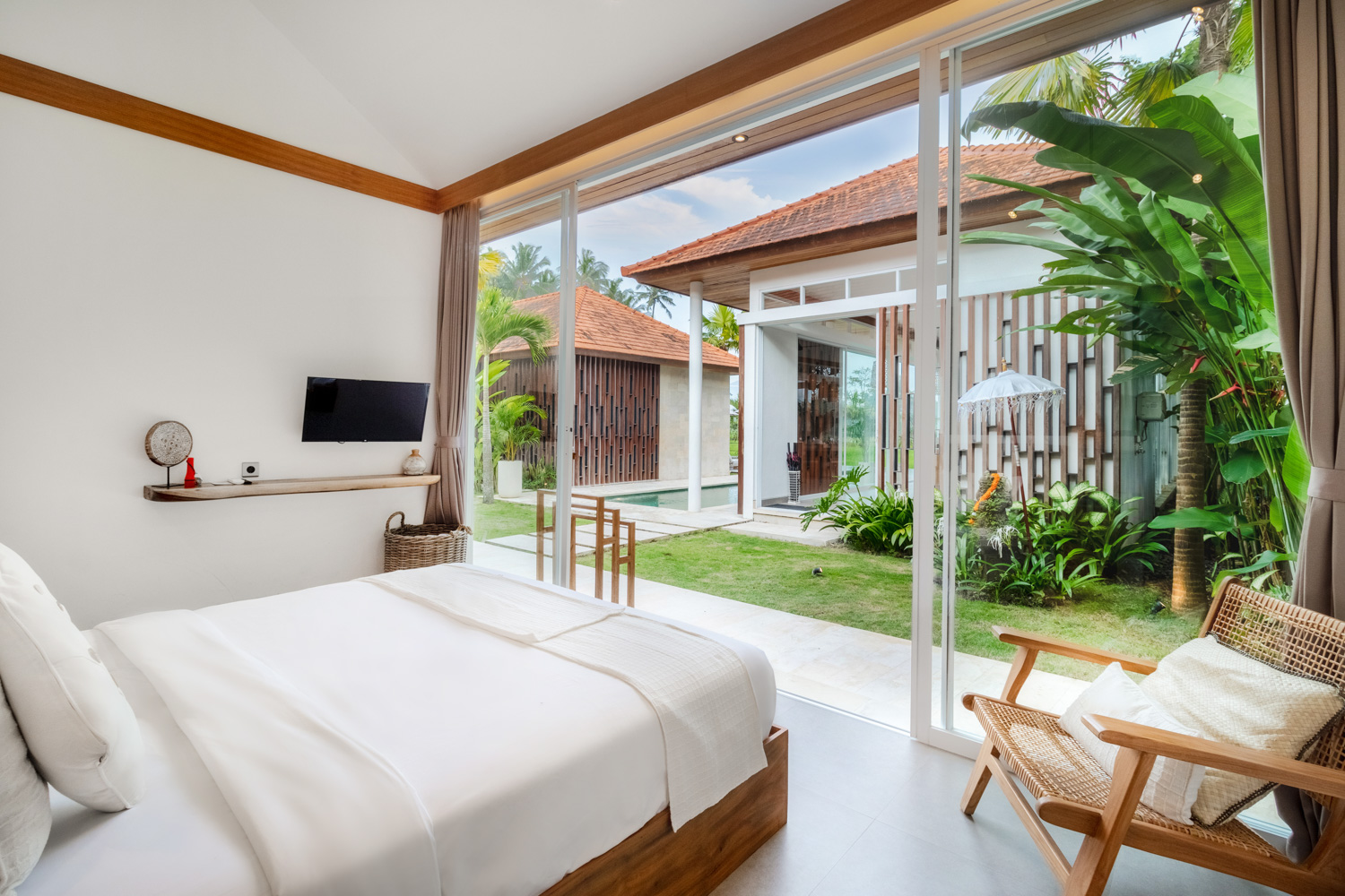 5-Bedroom Luxury Villa in Singakerta