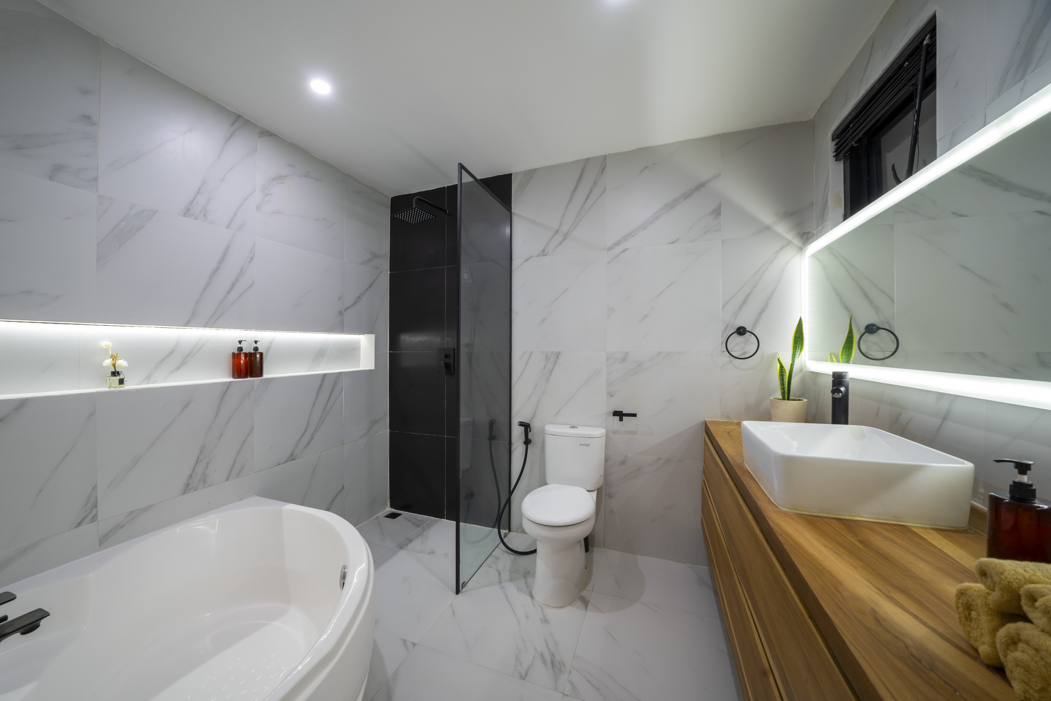 Tropical 5-Bedroom Villa