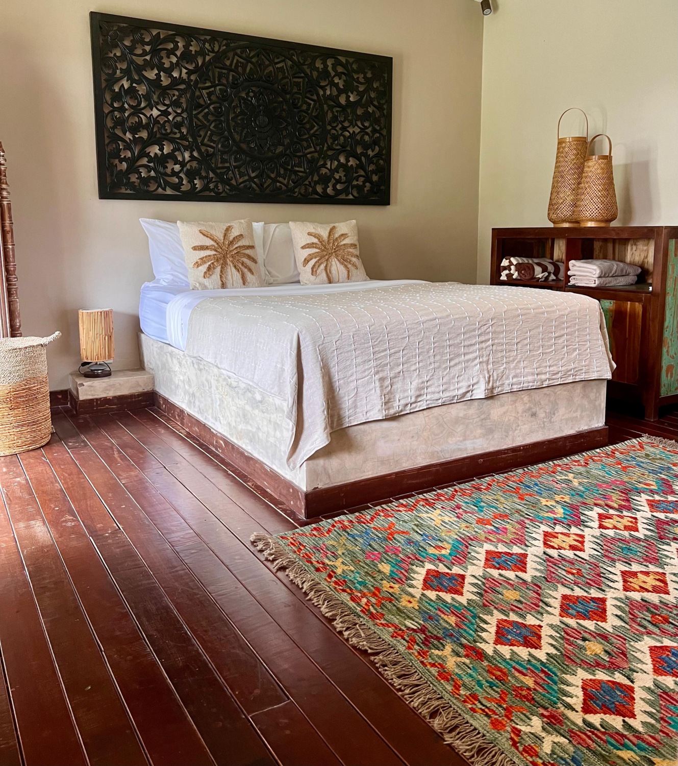 Babakan Villa with Rice Views, Garden and Infinity Pool