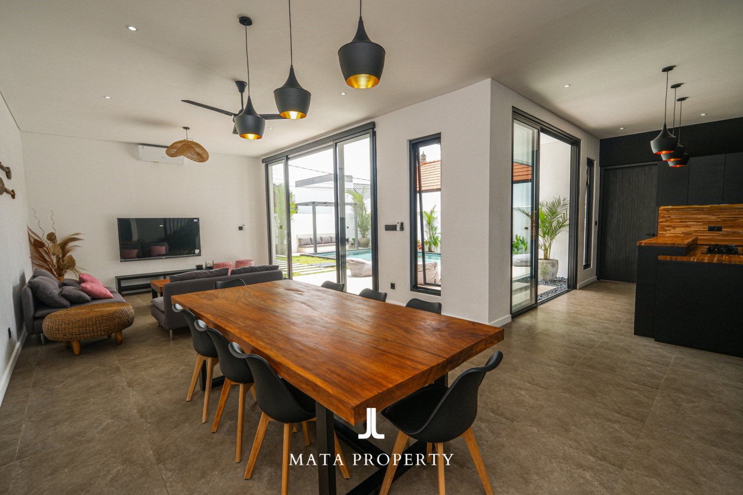 3-Bedroom Villa in Umalas with Enclosed Living Room