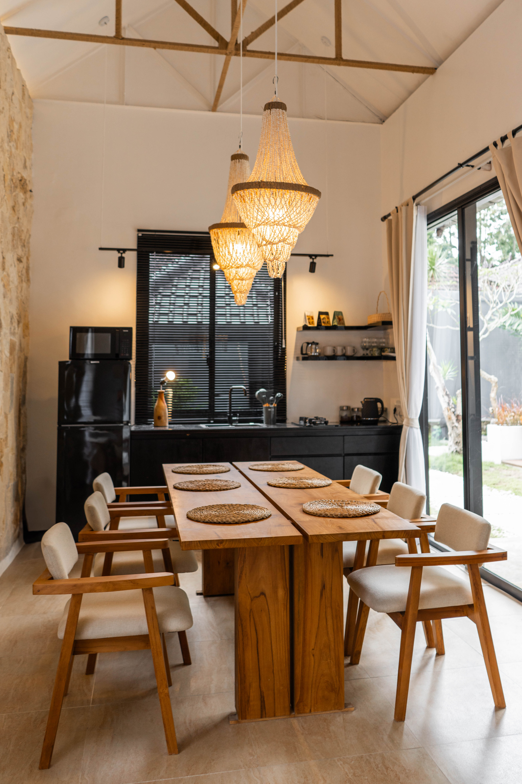 Stylish Tropical Villa with 2 Bedrooms 