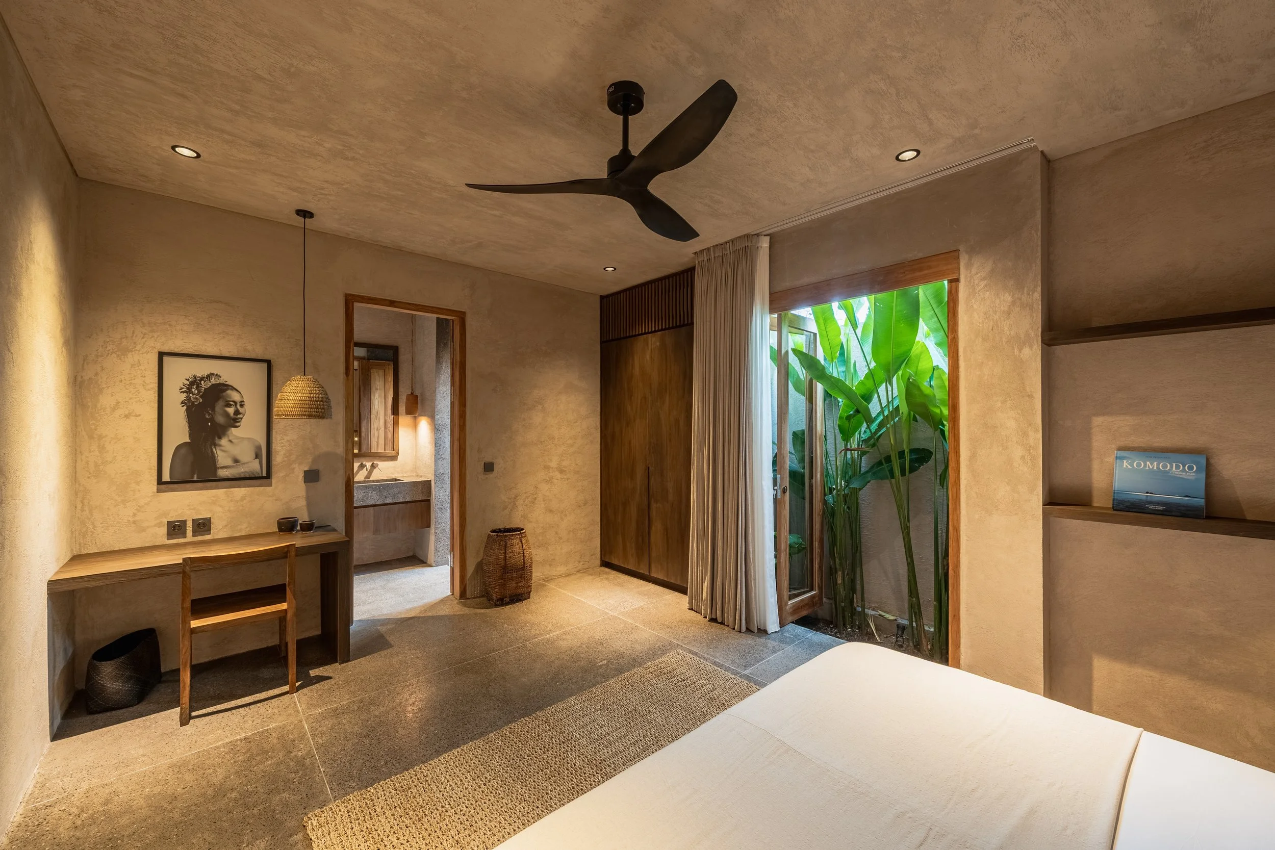 A Tropical Hideaway 2 BR Villa Facing The Rice Fields in Seseh