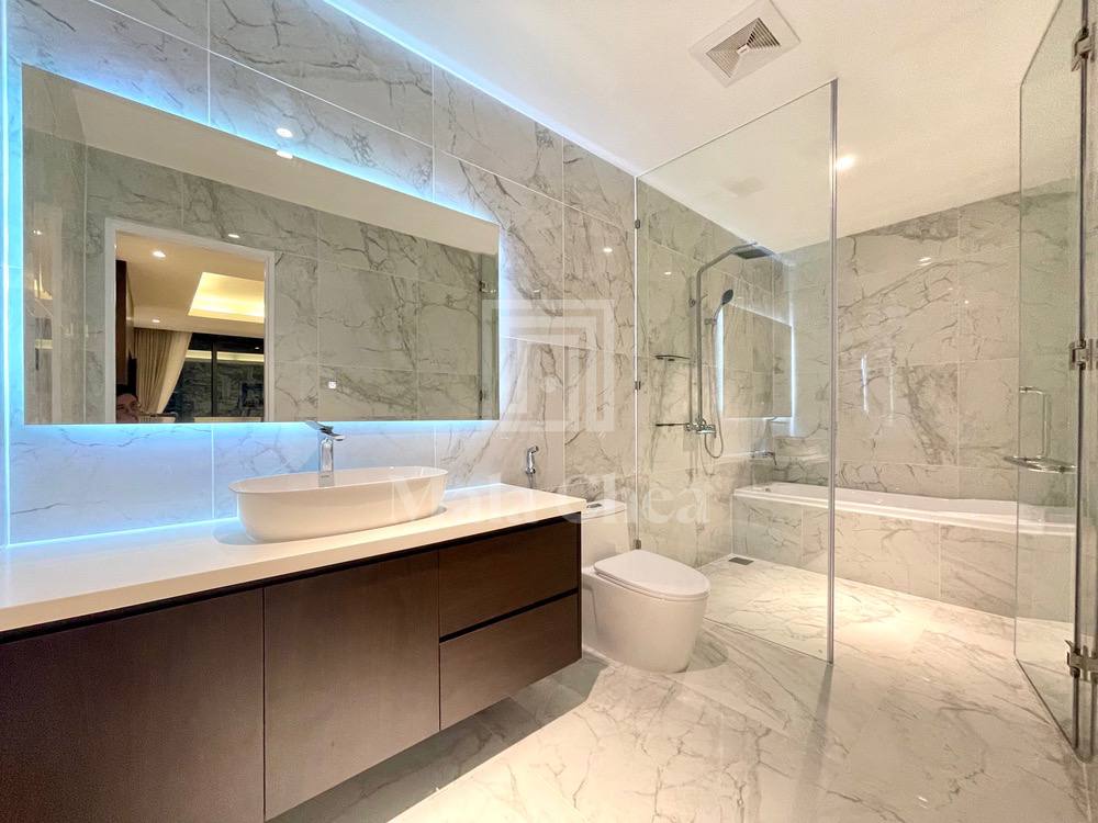 An upcoming 3 Bedroom Upscale Condo 