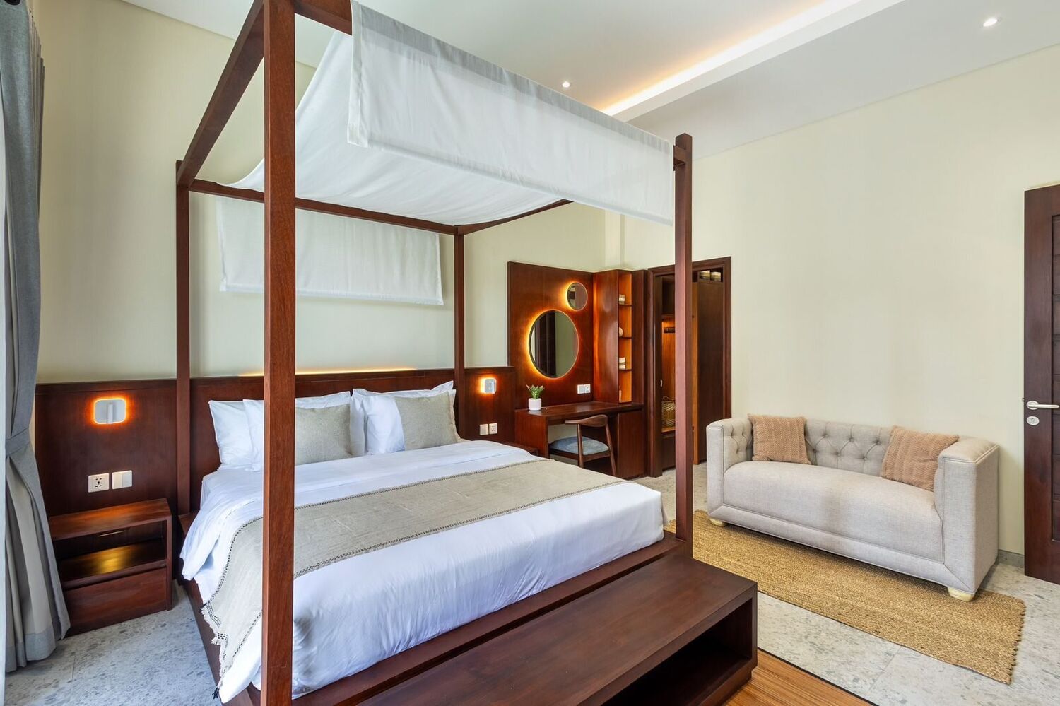 Luxurious 3-Bedroom Villa with Seaview 