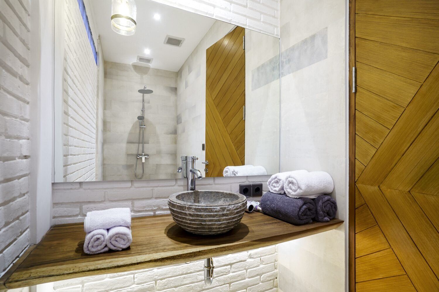 Contemporary 3-Bedroom Villa